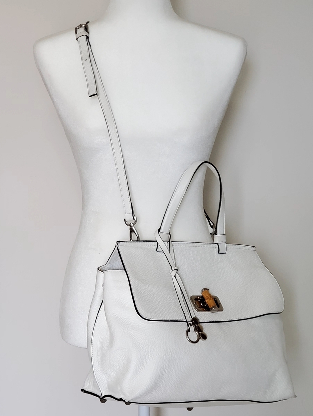 A. Bellucci Italy White Pebble Leather Bamboo Clasp Crossbody Handbag, EUC